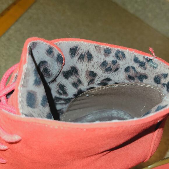 Coral Suede 3.75 Wedge Lace Up Ankle Booties Leopard Print interior Sz 8.5 ENVY - Picture 6 of 6